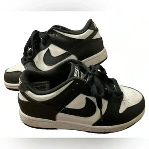 Nike Dunks Black & White size 1Y